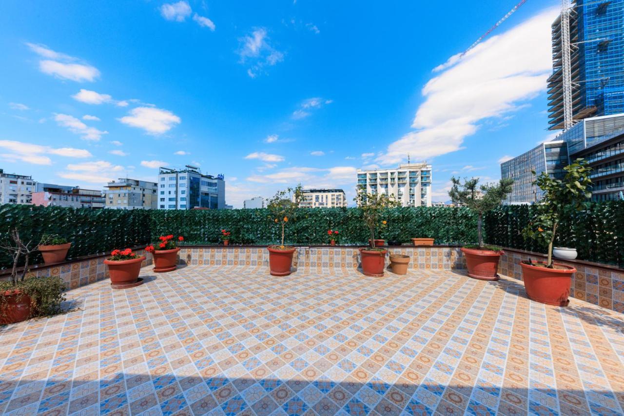 One-Bedroom Rooftop Skyline Central Hidden Gem In Tirana Exteriör bild